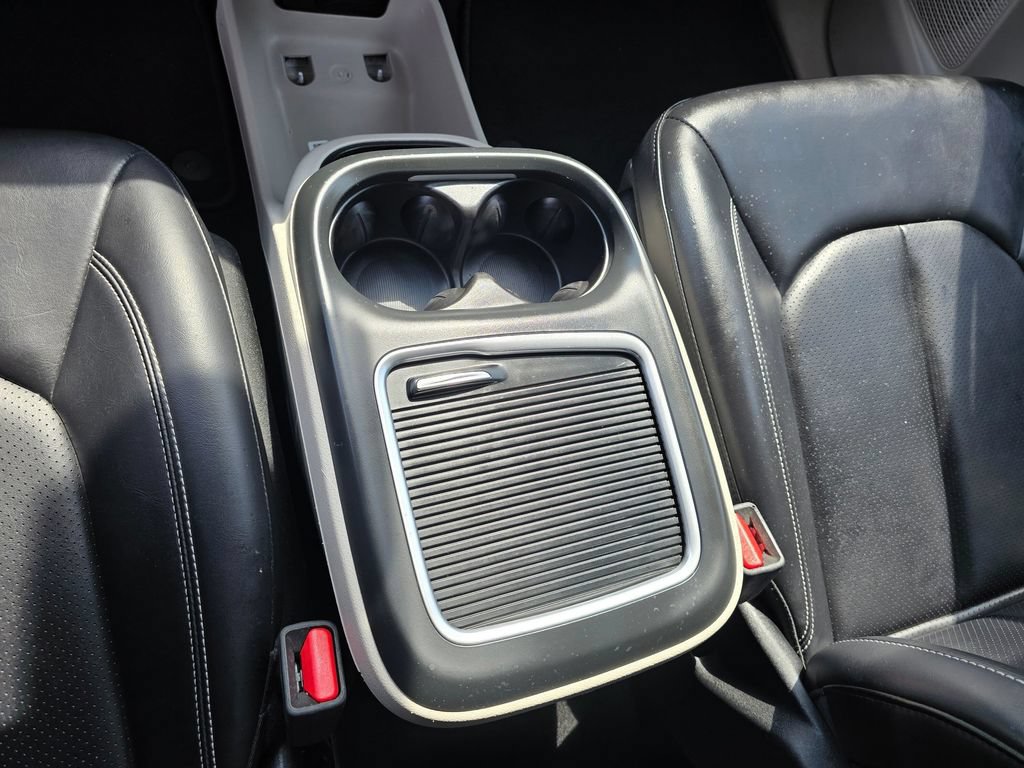 Used 2023 Chrysler Pacifica Touring-L FWD image 24