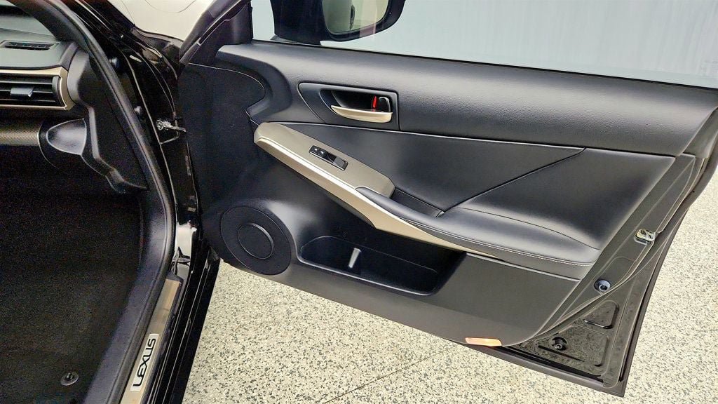 Used 2018 Lexus IS 350 AWD image 27