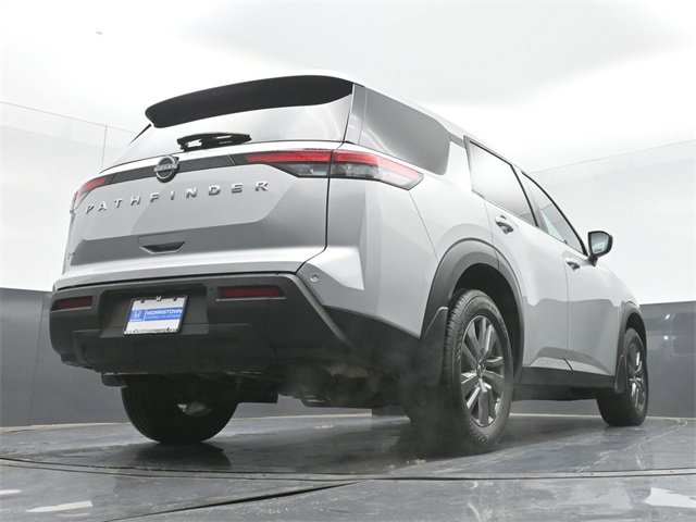 Used 2024 Nissan Pathfinder S image 49
