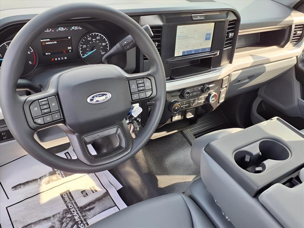 New 2025 Ford F550 4x4 Regular Cab Super Duty image 5