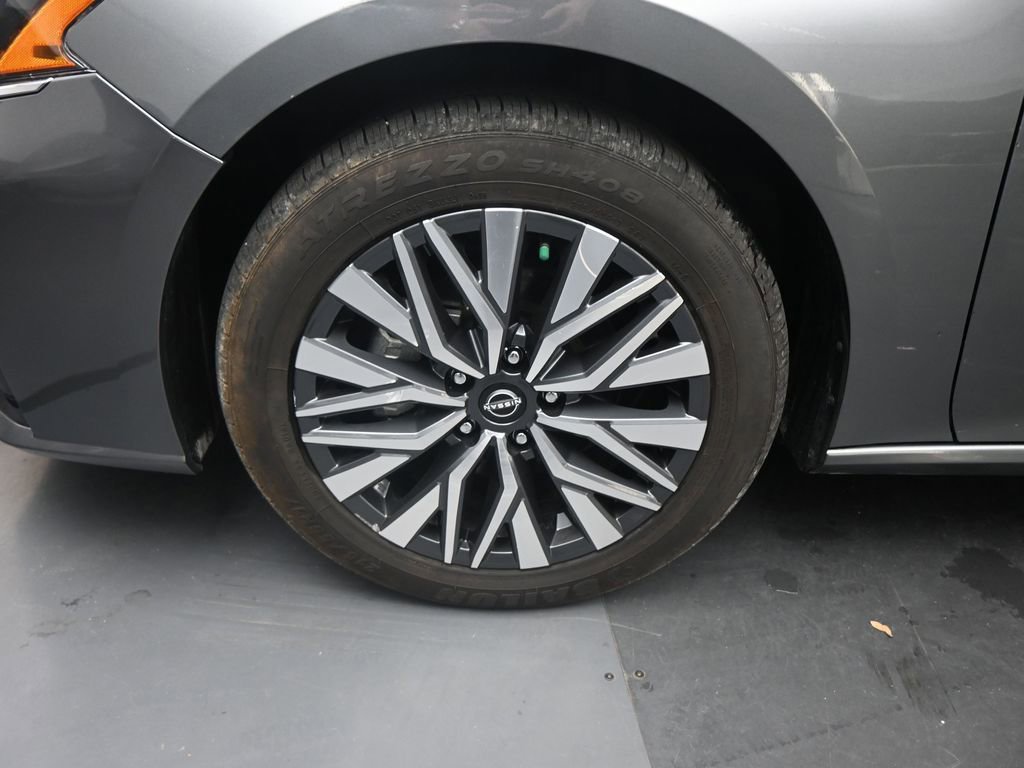 Used 2024 Nissan Altima 2.5 SV image 23