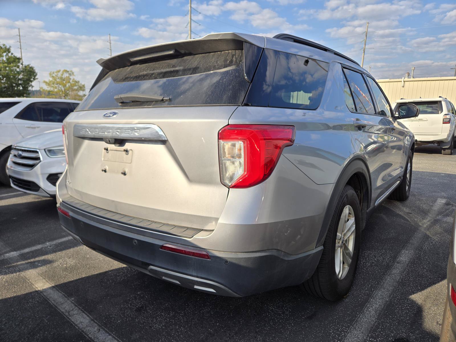 Used 2023 Ford Explorer XLT w/ Equipment Group 202A RWD image 4