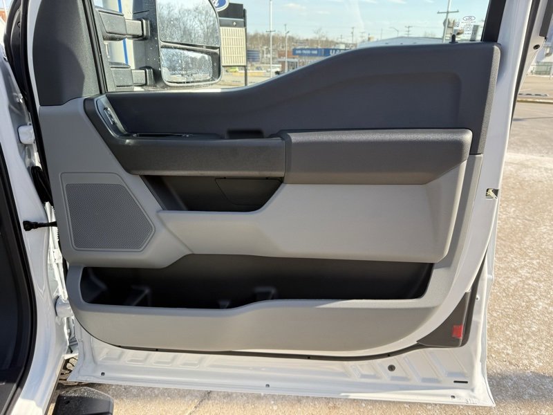 New 2025 Ford F250 XL w/ XL Off-Road Package image 17