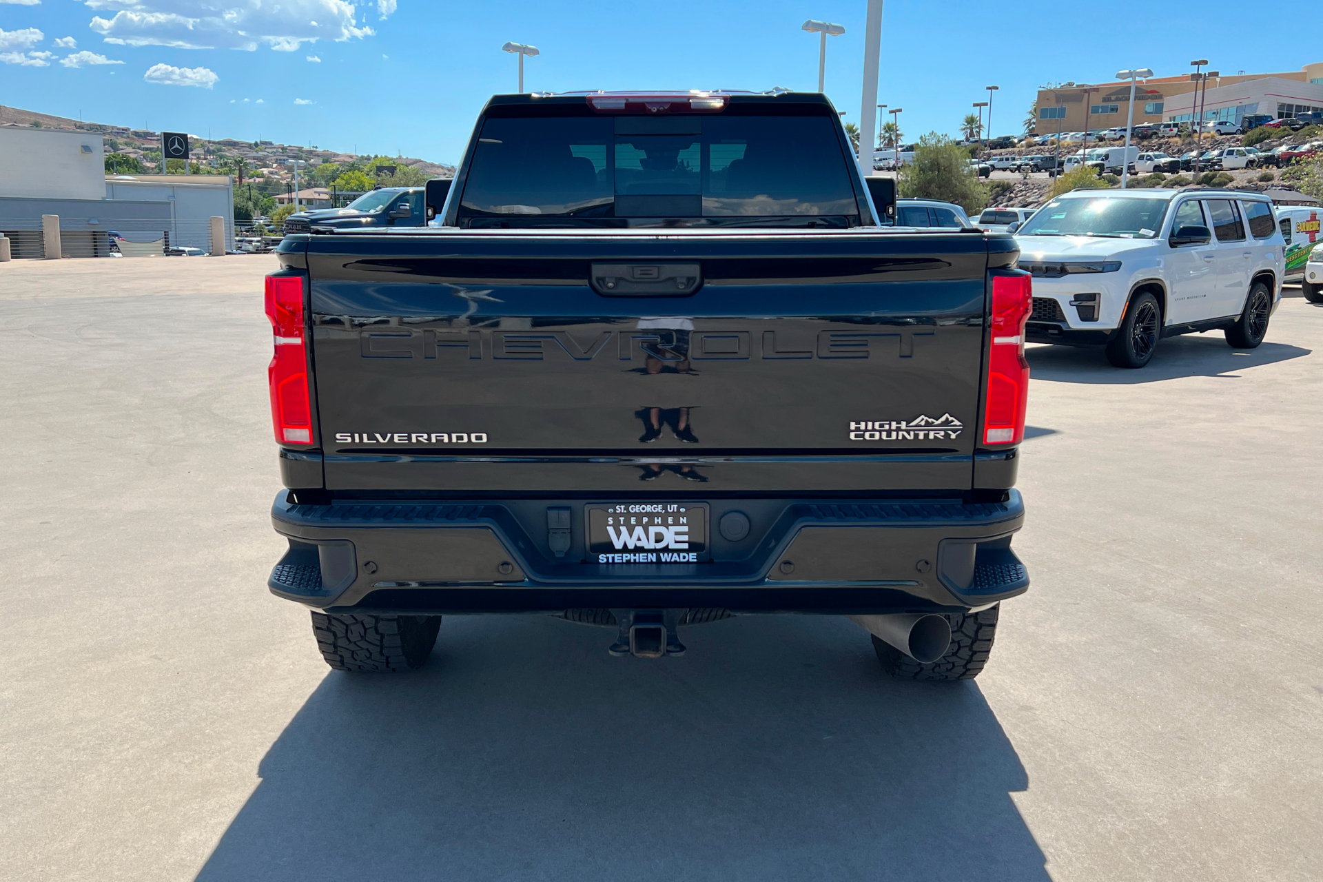 Used 2024 Chevrolet Silverado 3500 High Country w/ High Country Premium Package AWD/4WD image 5
