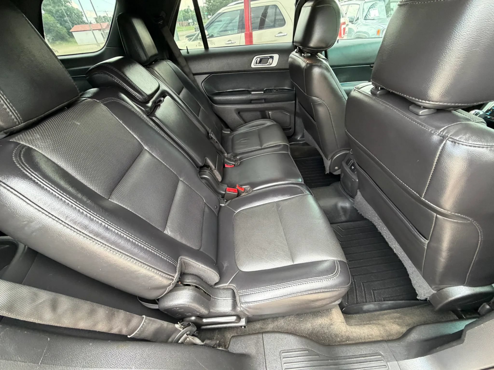 Used 2015 Ford Explorer Limited w/ Equipment Group 302A FWD image 16