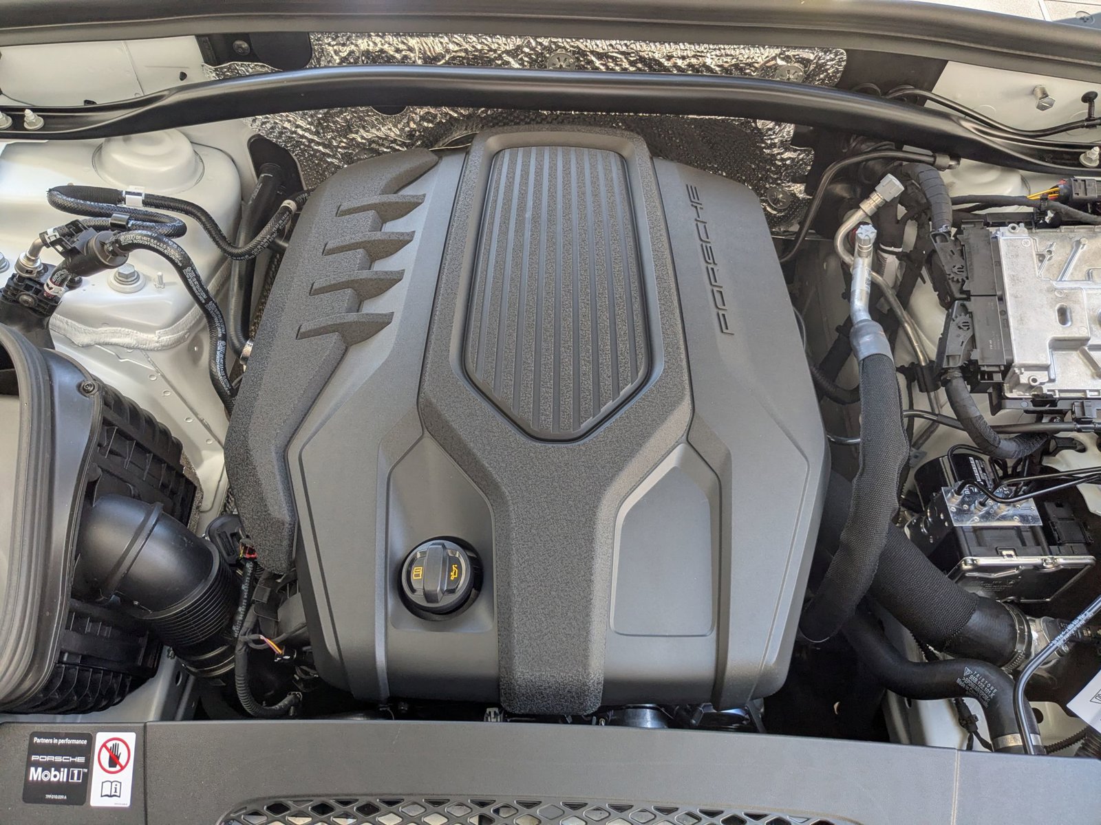 New 2026 Porsche Macan AWD/4WD image 29
