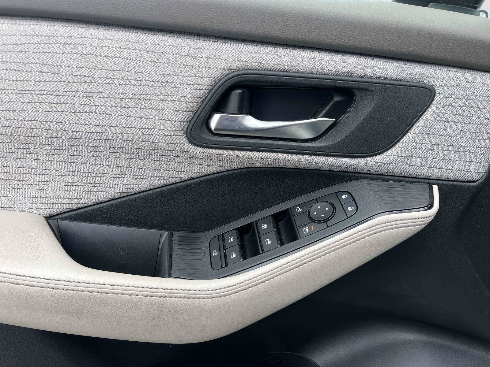 Certified 2023 Nissan Rogue SV image 19