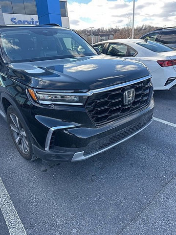 Used 2023 Honda Pilot Touring image 2