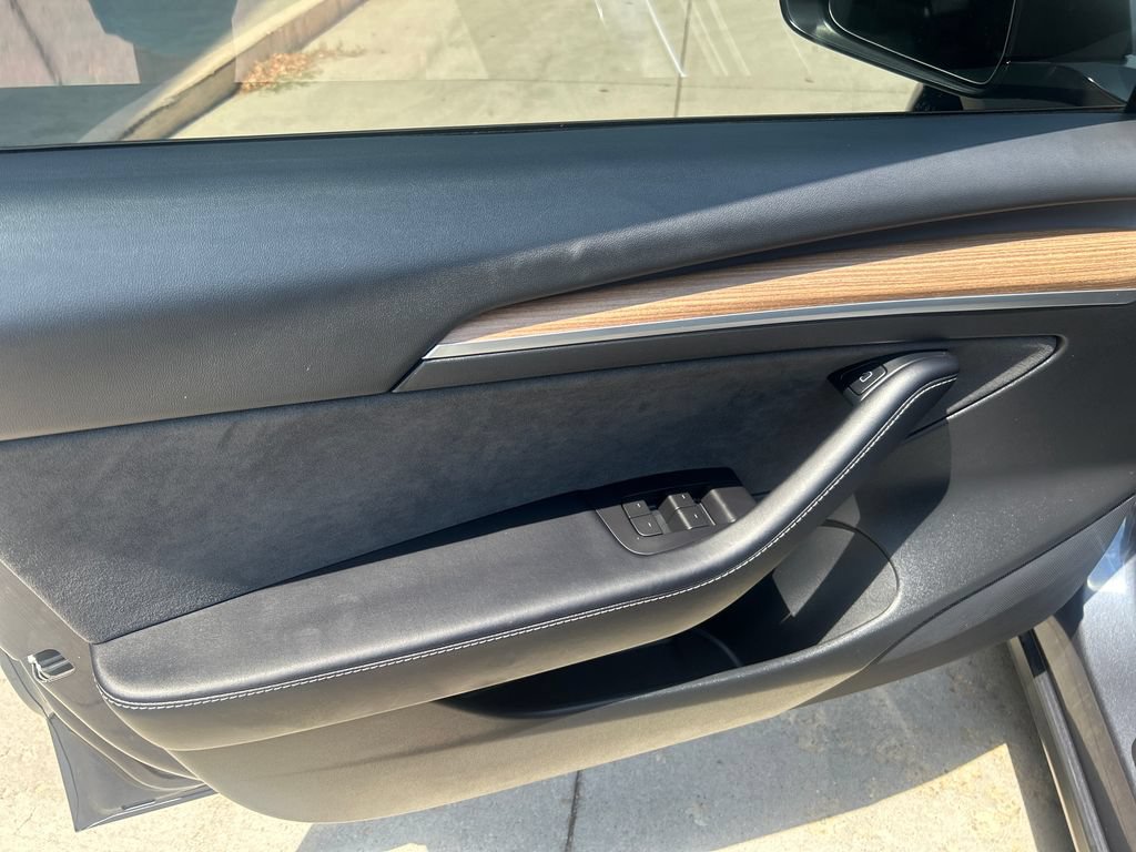 Used 2021 Tesla Model 3 Standard Range Plus RWD image 11