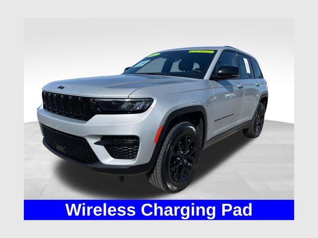 Used 2025 Jeep Grand Cherokee Altitude