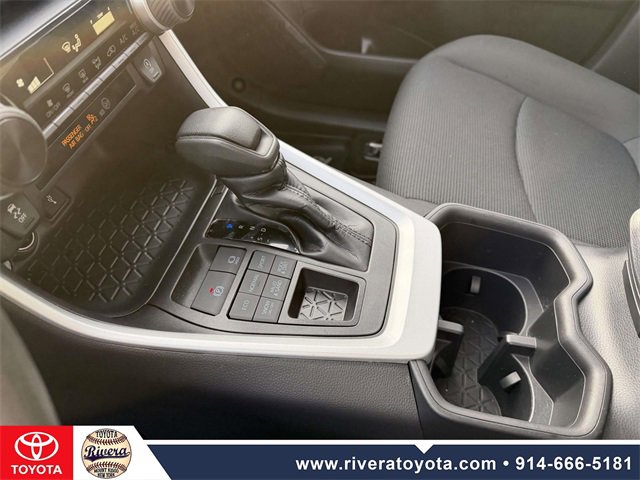 Used 2022 Toyota RAV4 LE image 19