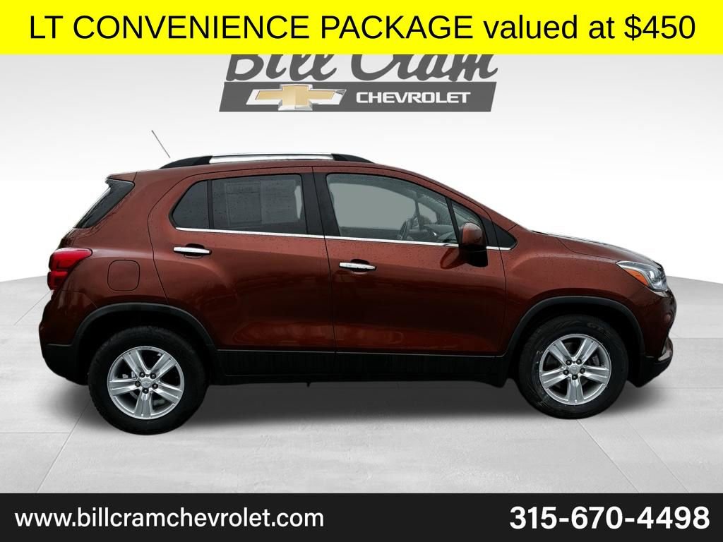 Used 2019 Chevrolet Trax LT w/ LT Convenience Package FWD image 3