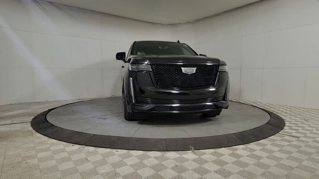 Used 2023 Cadillac Escalade Sport w/ LPO, ONYX Package image 3