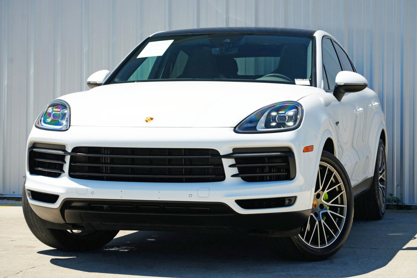 Used 2023 Porsche Cayenne E-Hybrid image 3