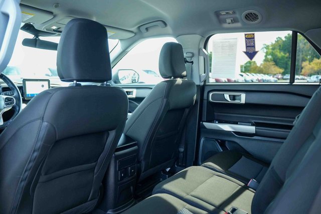 Used 2023 Ford Explorer XLT image 25