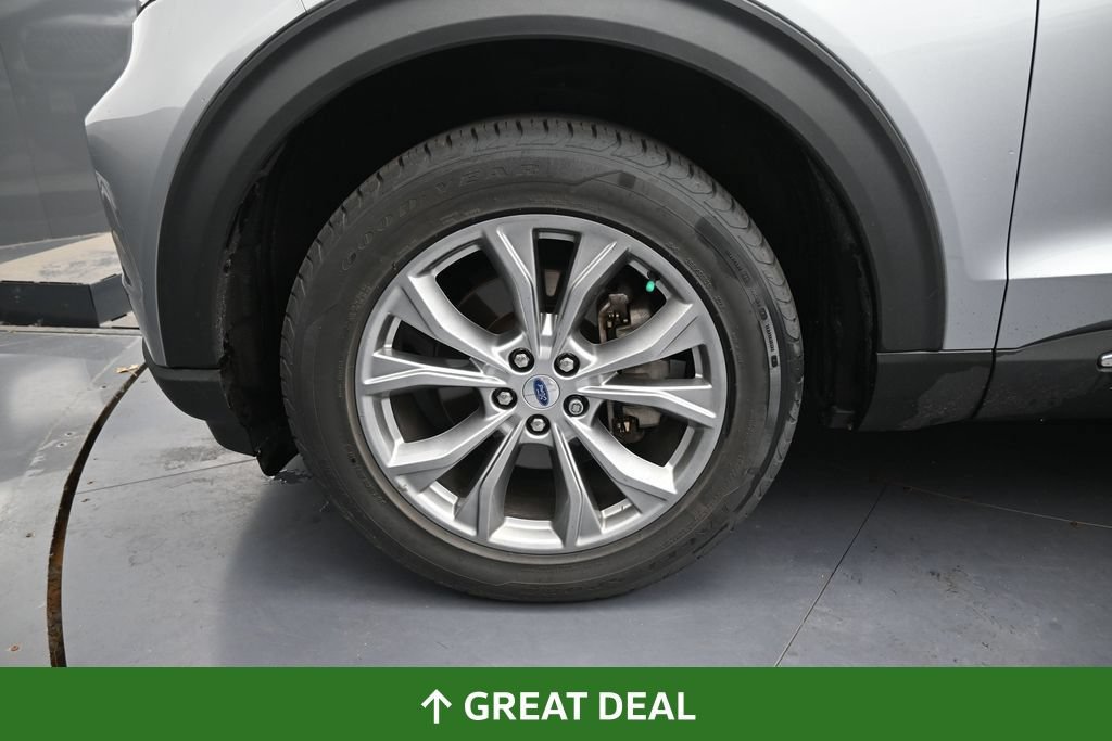 Used 2022 Ford Explorer Limited w/ Equipment Group 301A AWD/4WD image 15