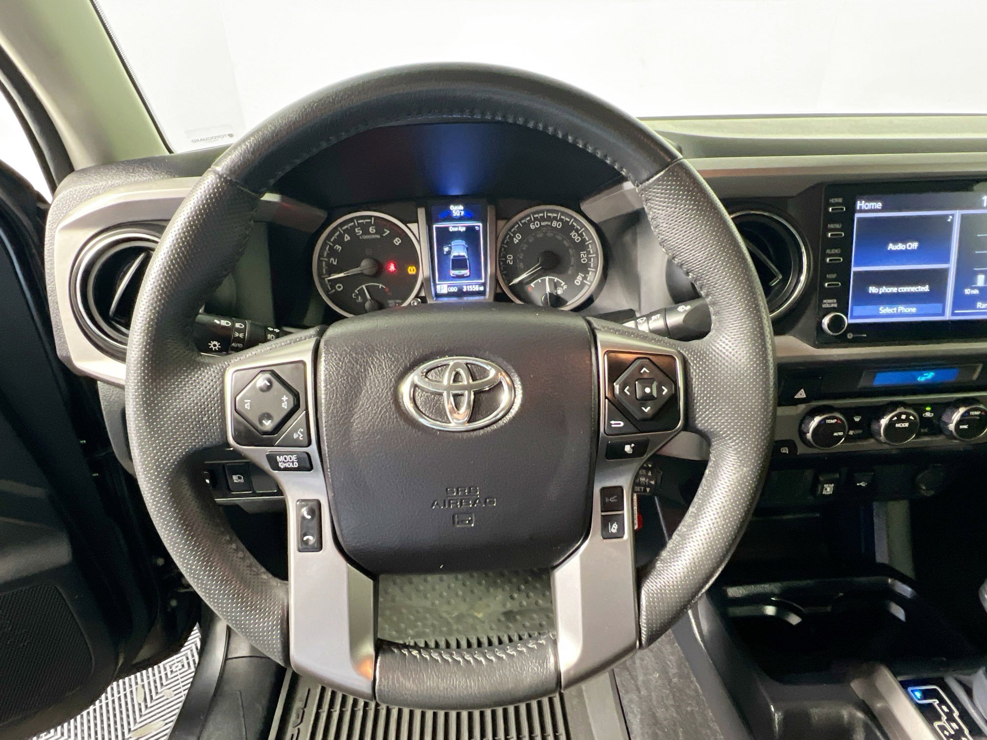Used 2022 Toyota Tacoma SR5 w/ Technology Package image 17