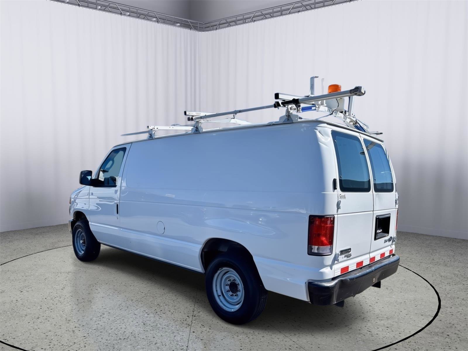 Used 2014 Ford E-150 and Econoline 150 w/ Power Group RWD image 10