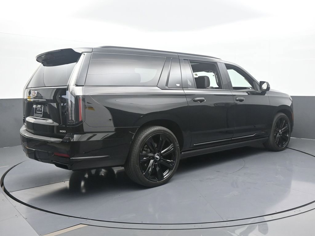 Used 2025 Cadillac Escalade ESV Sport w/ Touring Package image 6
