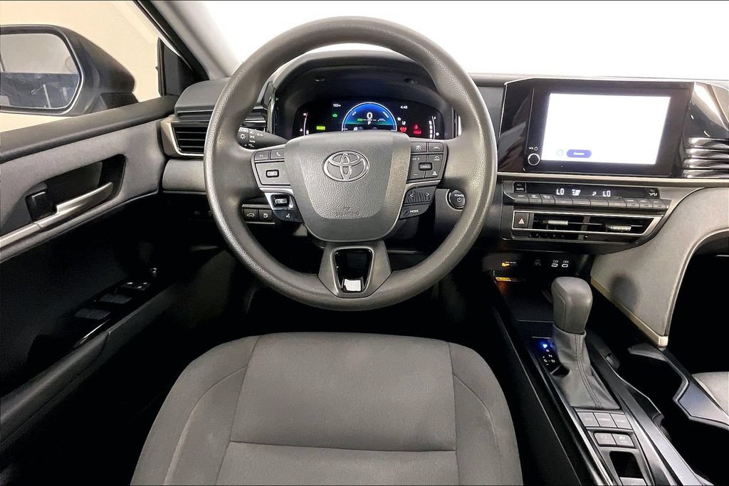 Used 2025 Toyota Camry LE FWD image 6