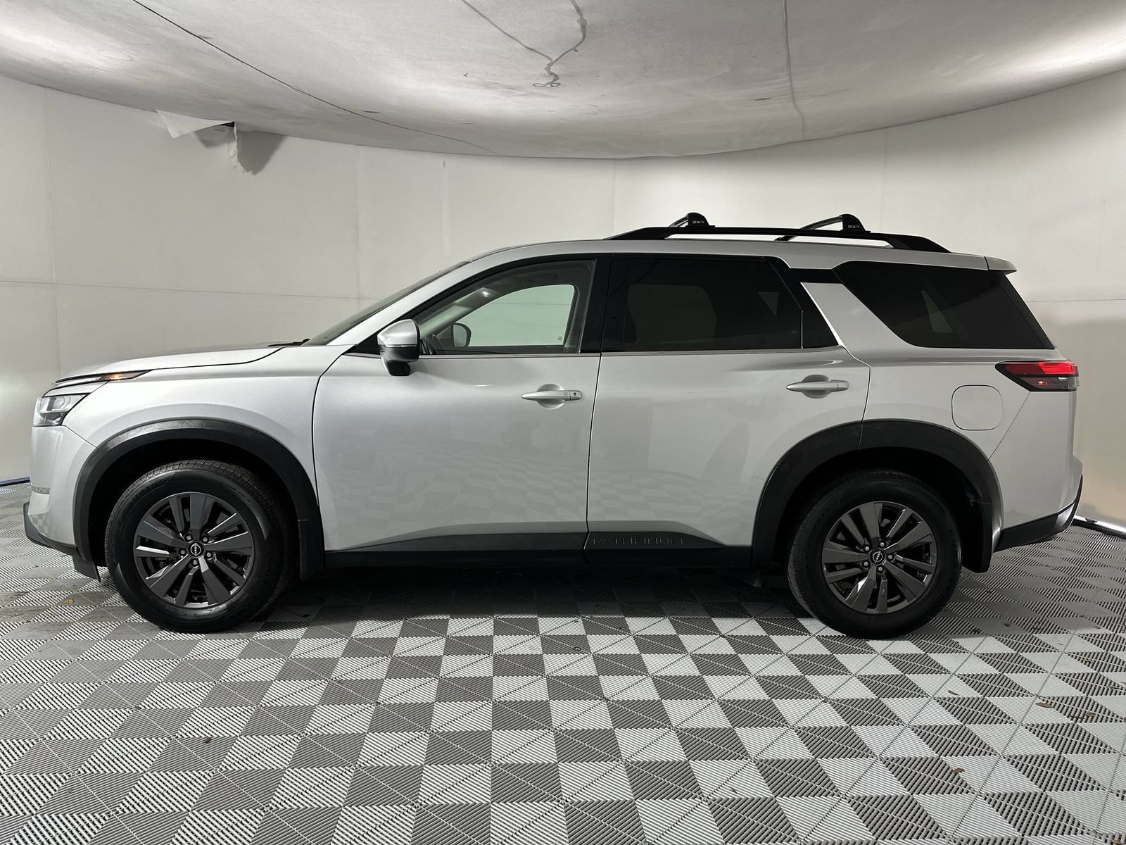Certified 2022 Nissan Pathfinder SV FWD image 5