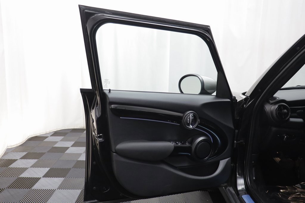 Certified 2023 MINI Cooper S image 4