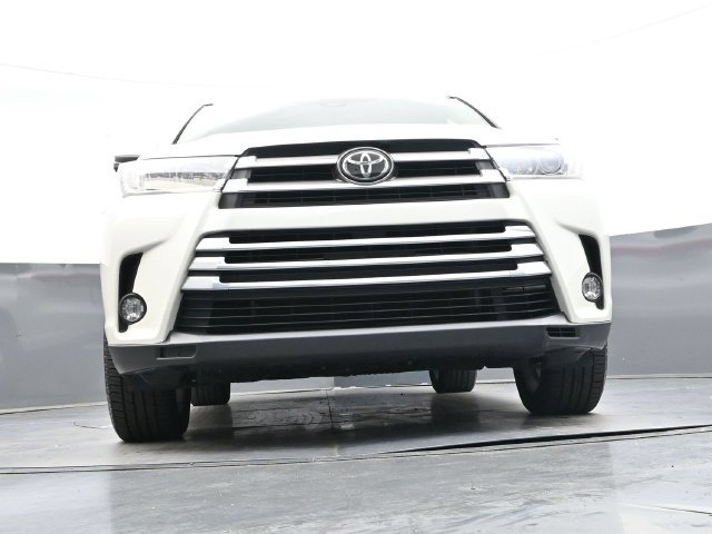 Used 2018 Toyota Highlander Limited AWD/4WD image 40