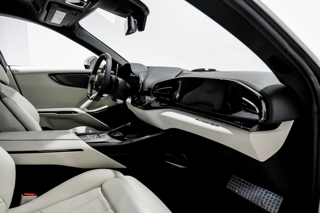 Used 2025 Ferrari Purosangue image 10