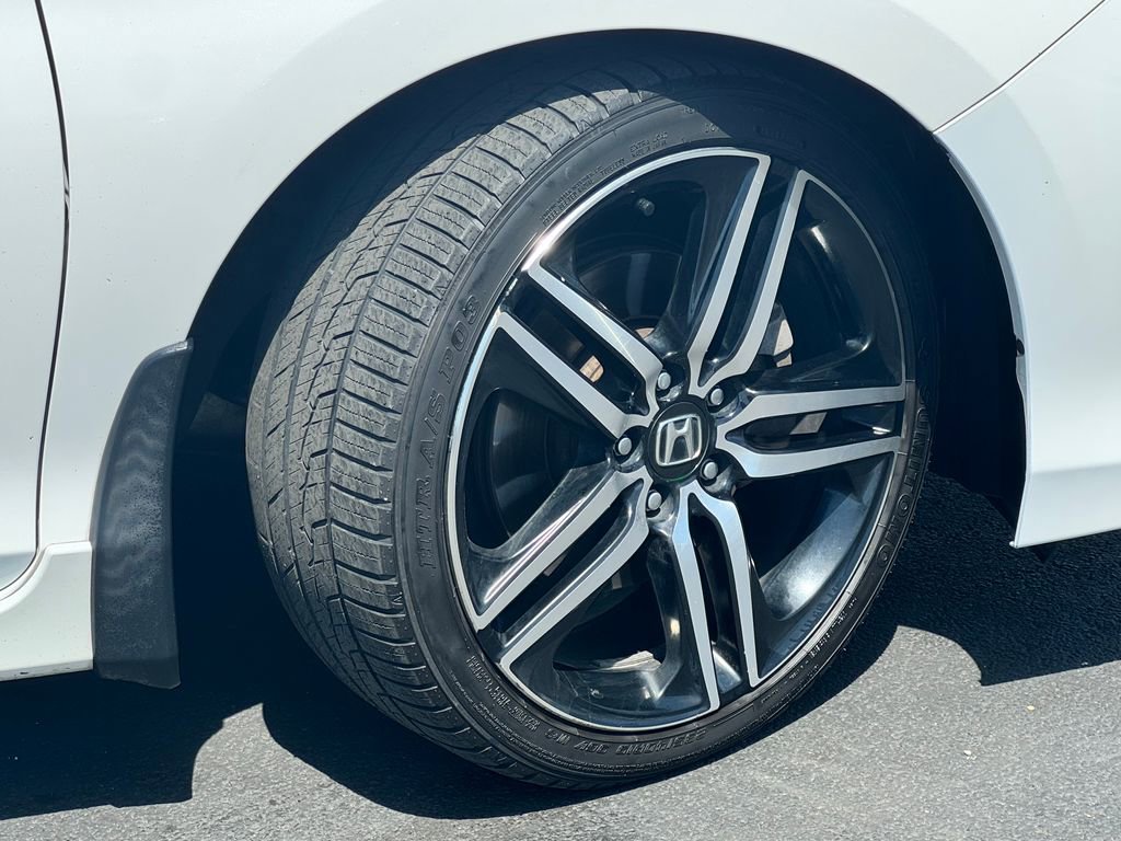 Used 2016 Honda Accord Touring image 14
