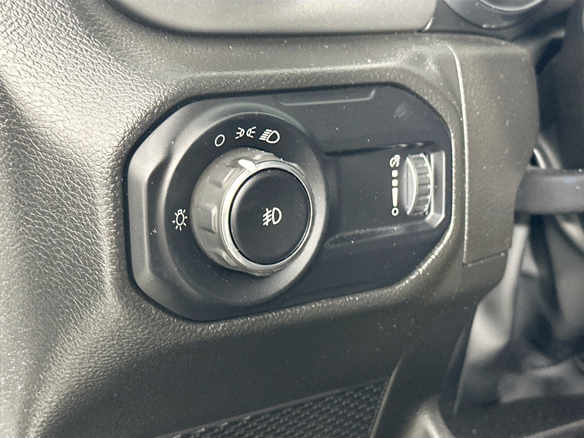 Used 2023 Jeep Wrangler Sport AWD/4WD image 10