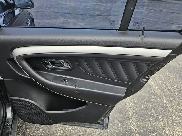Used 2015 Ford Taurus SEL w/ Equipment Group 201A FWD image 16