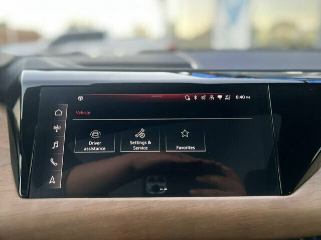 Used 2023 Audi e-tron GT Premium Plus AWD/4WD image 30