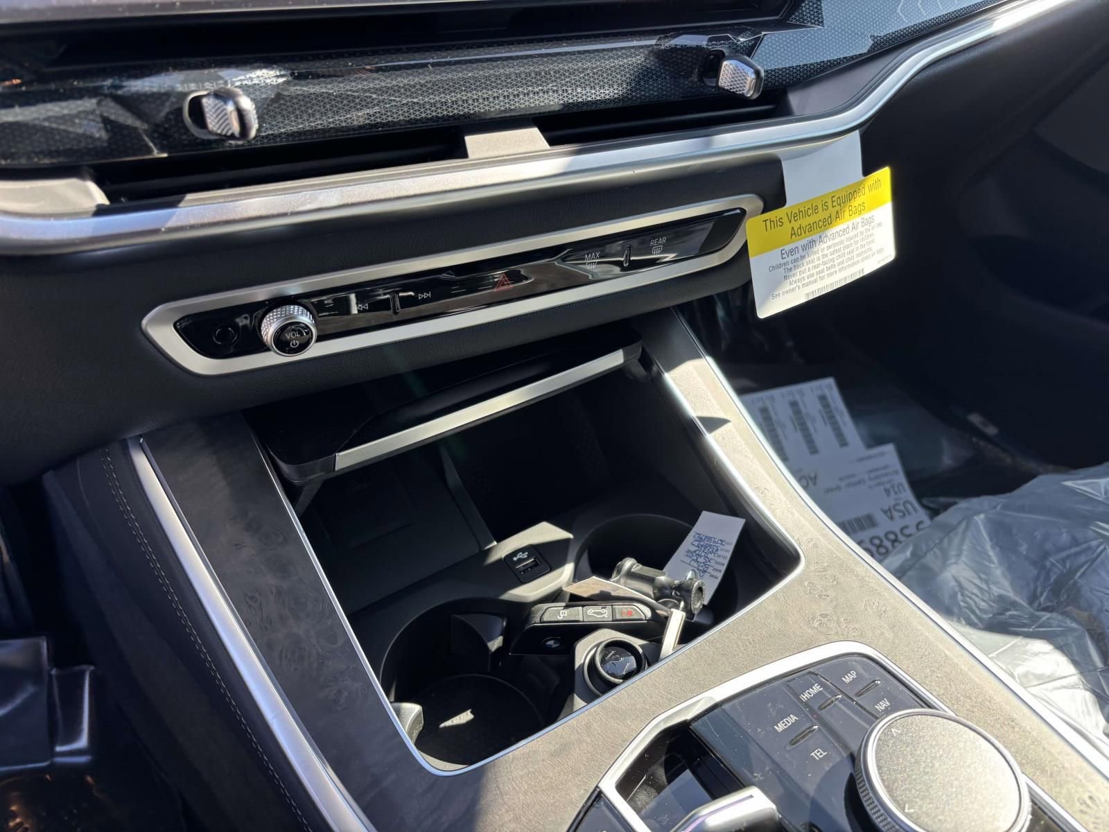 New 2026 BMW X5 xDrive50e image 16