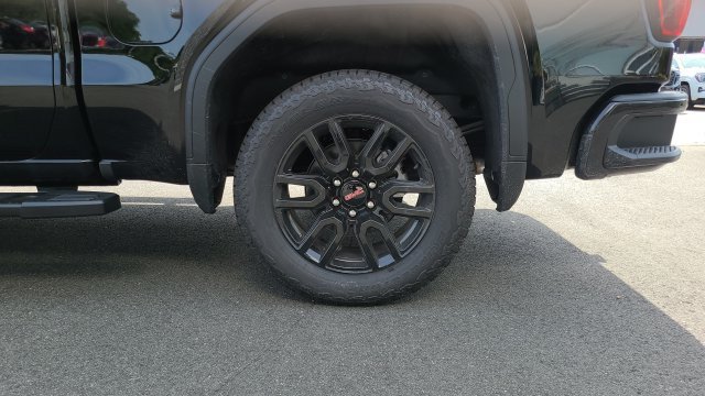 New 2026 GMC Sierra 1500 Elevation w/ Elevation Premium Package AWD/4WD image 9