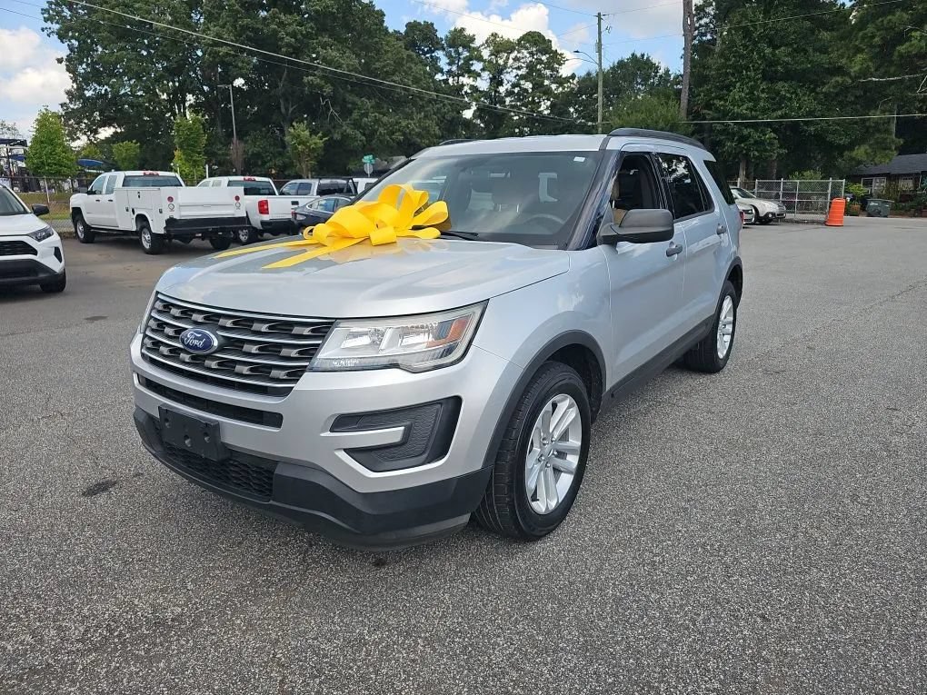 Used 2017 Ford Explorer 4WD image 3