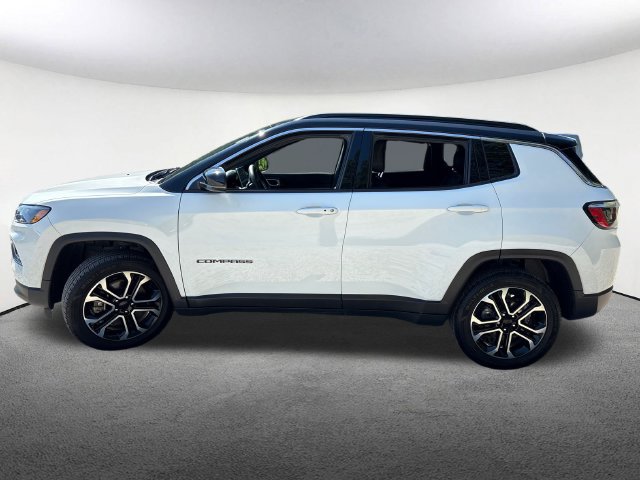 Used 2023 Jeep Compass Limited AWD/4WD image 5