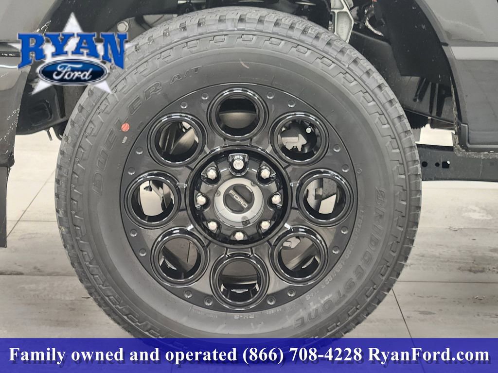 New 2026 Ford F250 Lariat w/ Black Appearance Package AWD/4WD image 7