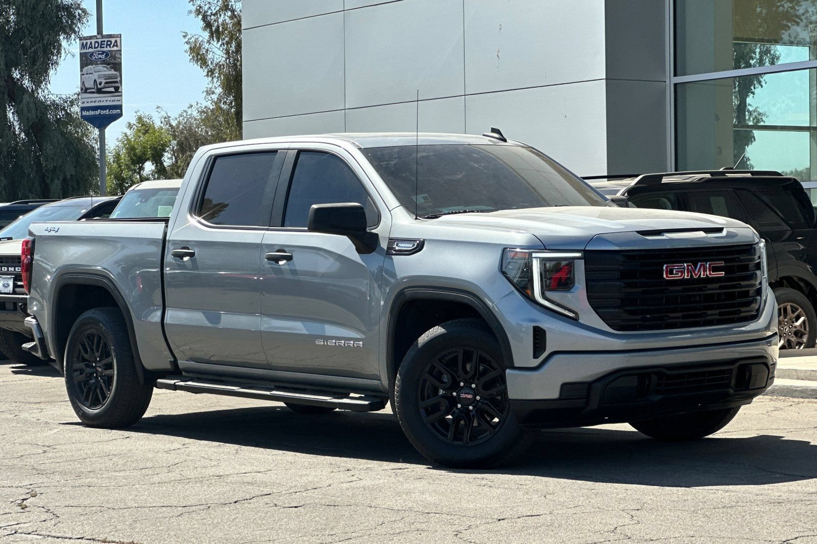 Used 2025 GMC Sierra 1500 Pro w/ Graphite Edition AWD/4WD image 2