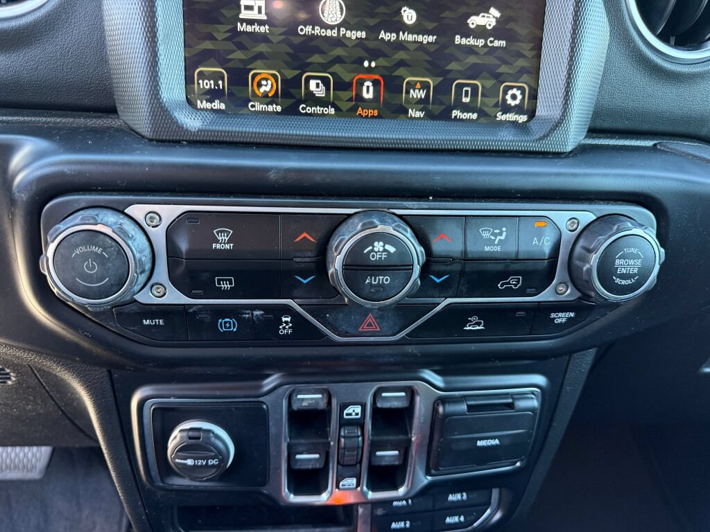 Used 2021 Jeep Wrangler Unlimited Sahara AWD/4WD image 27