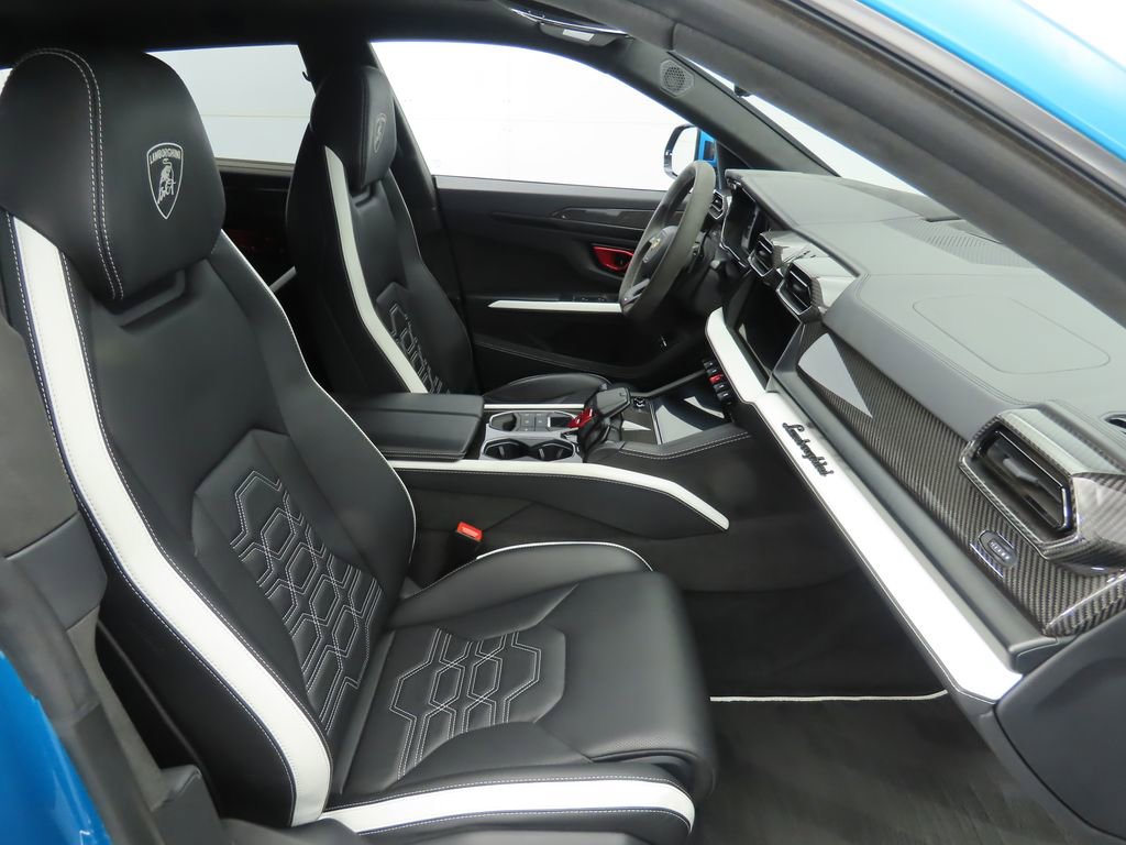Used 2025 Lamborghini Urus SE image 18