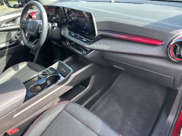 Used 2025 Chevrolet Equinox RS FWD image 9
