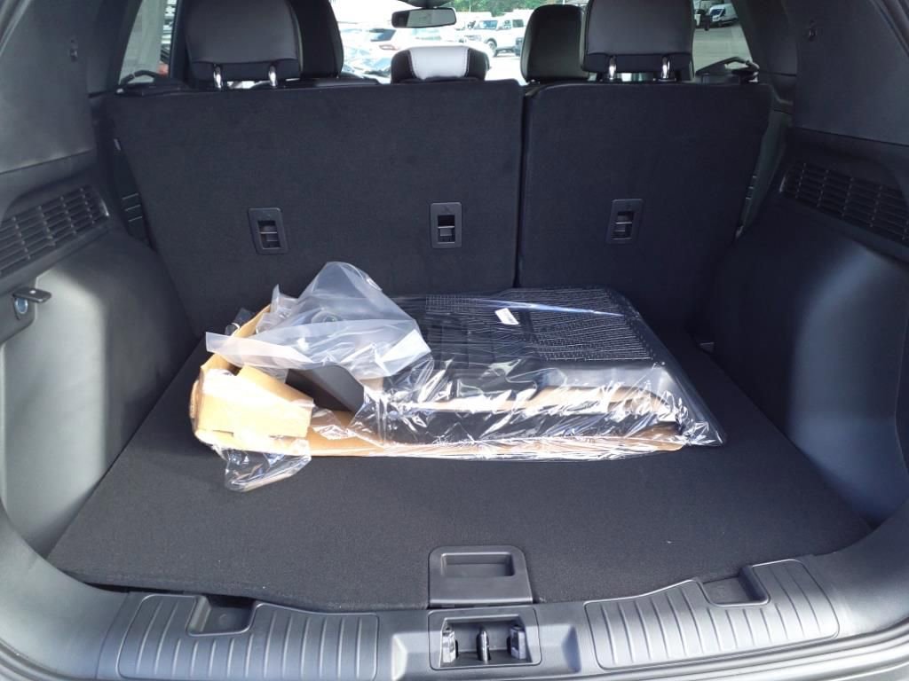 New 2024 Ford Escape SE w/ PHEV Premium Package image 16