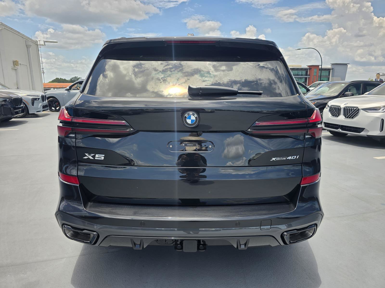 New 2026 BMW X5 xDrive40i w/ M Sport Package AWD/4WD image 3