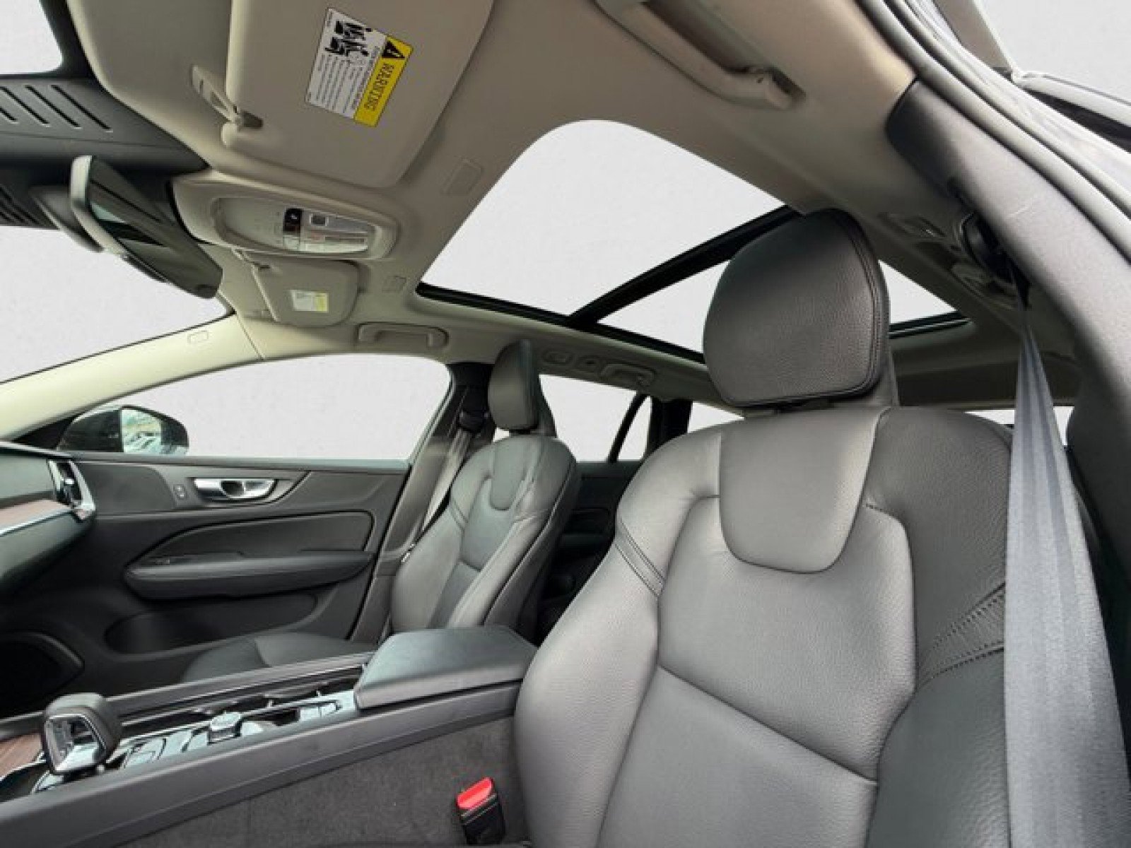 Used 2025 Volvo V60 B5 Cross Country Plus AWD/4WD image 12