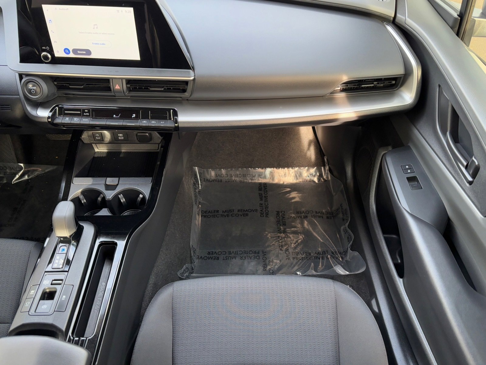 Used 2024 Toyota Prius LE image 18