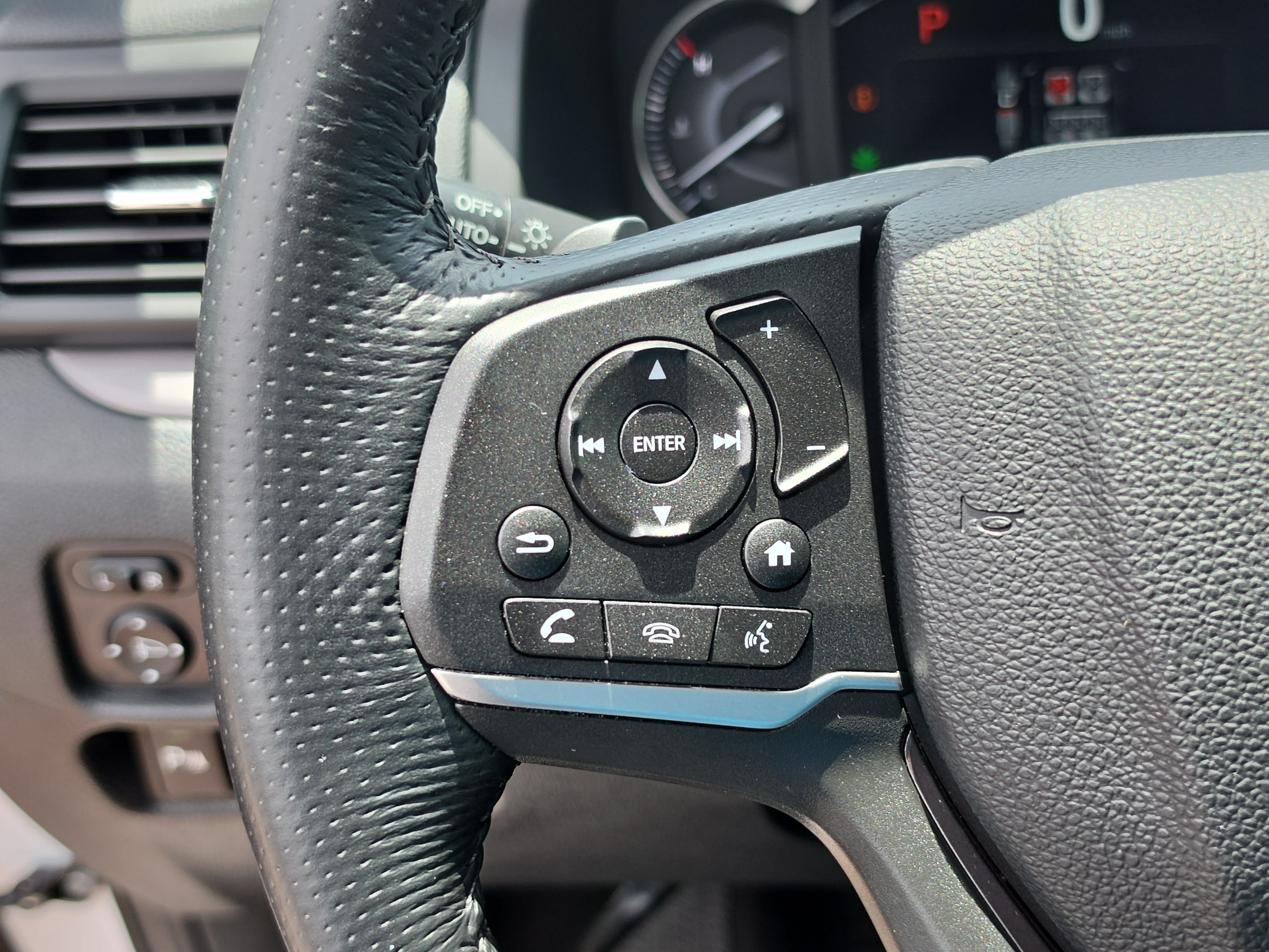 Used 2024 Honda Passport EX-L image 32