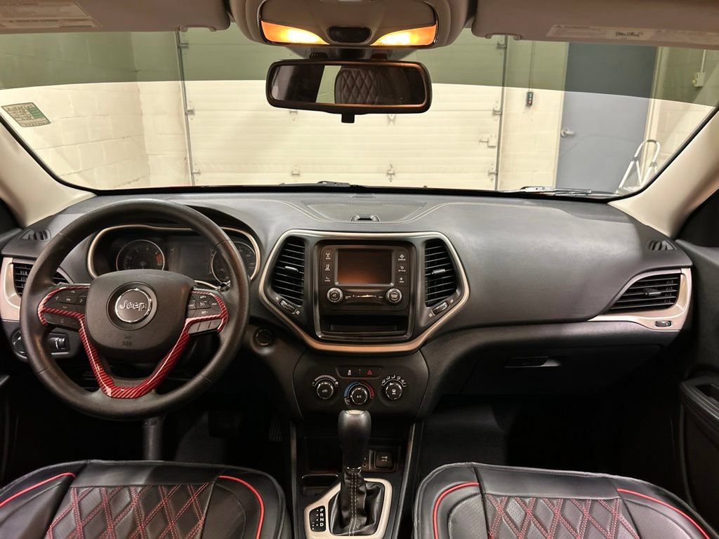 Used 2016 Jeep Cherokee Sport FWD image 17