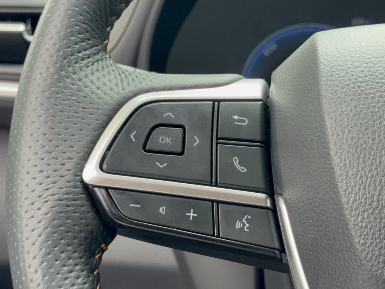 Used 2025 Toyota Sienna XLE Woodland Edition AWD/4WD image 18