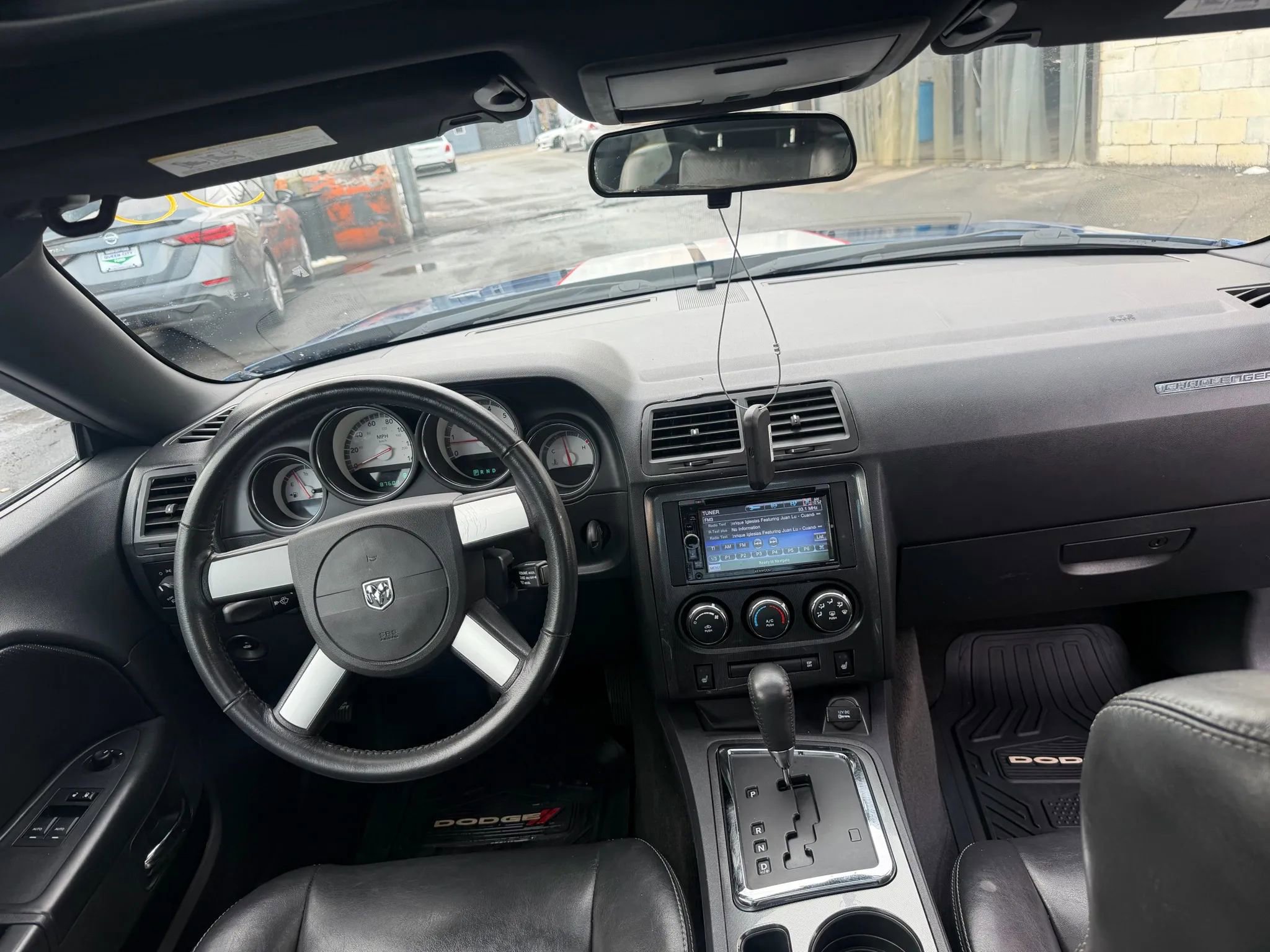 Used 2010 Dodge Challenger SE image 26