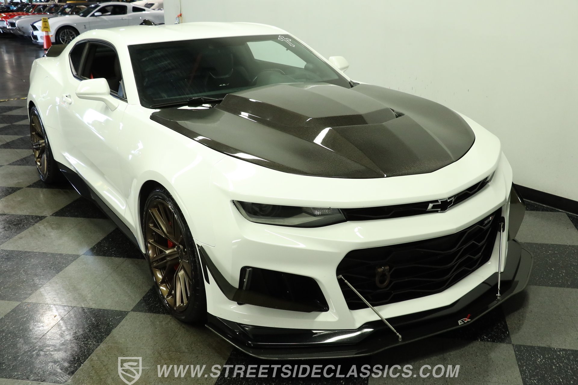 Used 2018 Chevrolet Camaro ZL1 RWD image 15